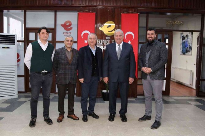 Başkan Atay’dan başarılı sporculara tablet hediyesi