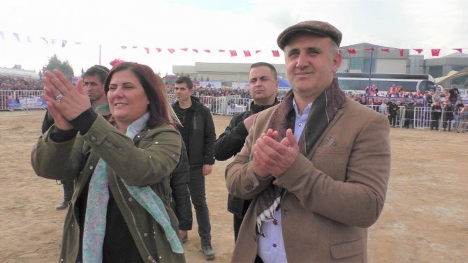Başkan Çeçrioğlu devesi ’Topuklu Efe’nin güreşini merakla izledi