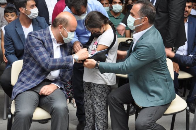 Bilal Erdoğan Kars’ta gençlerle buluştu