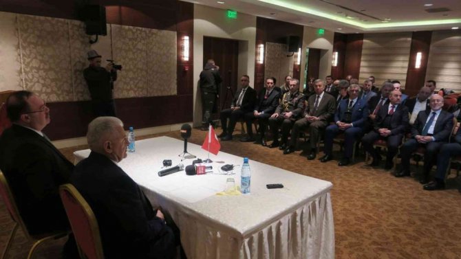 Binali Yıldırım: “Kırgızistan’daki Ahıska Türklerinin politikada yer almaları önem arz ediyor”