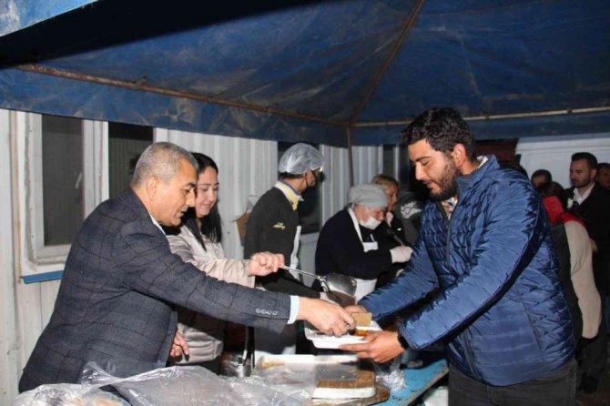 Binlerce Koçarlılı Gönül Sofrasında Buluştu