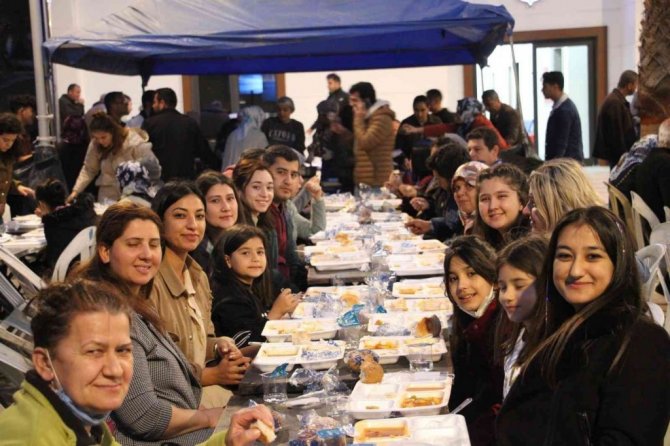 Binlerce Koçarlılı Gönül Sofrasında Buluştu