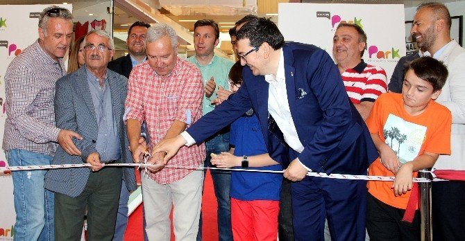 ’Bir Spor Spikerinin Biriktirdikleri’ Sergisi Açıldı