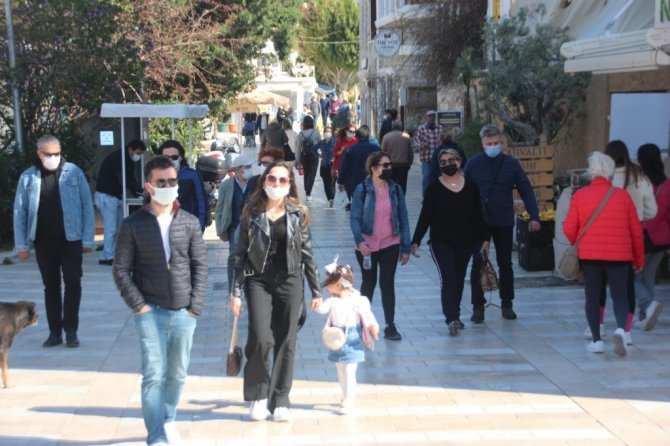 Bodrum’da sahillerde cumartesi yoğunluğu