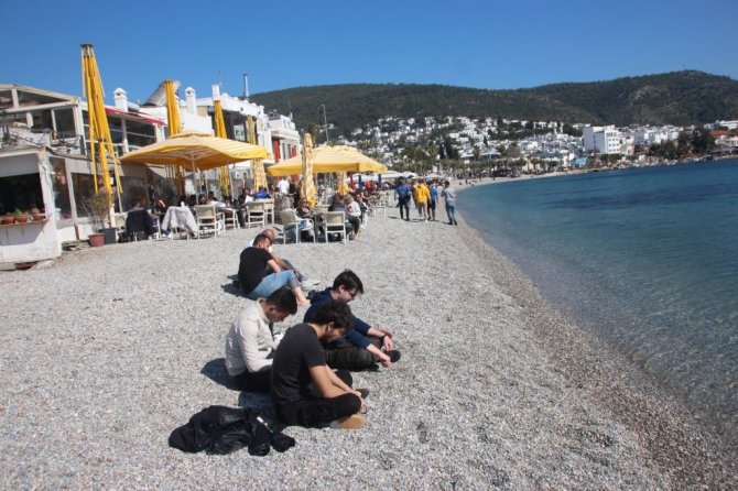 Bodrum’da sahillerde cumartesi yoğunluğu