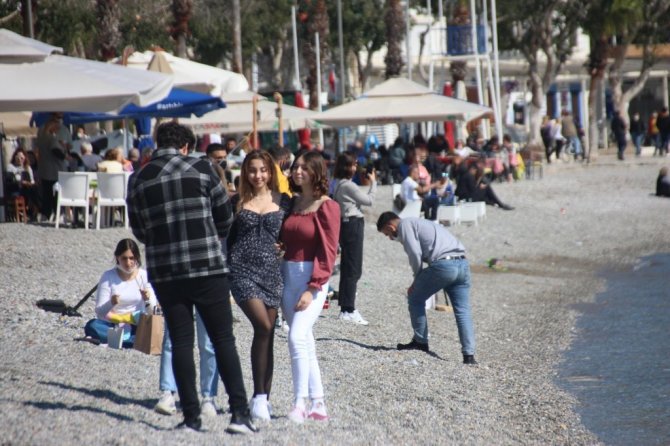 Bodrum’da sahillerde cumartesi yoğunluğu