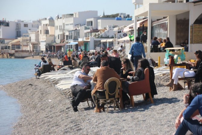 Bodrum’da sahillerde cumartesi yoğunluğu
