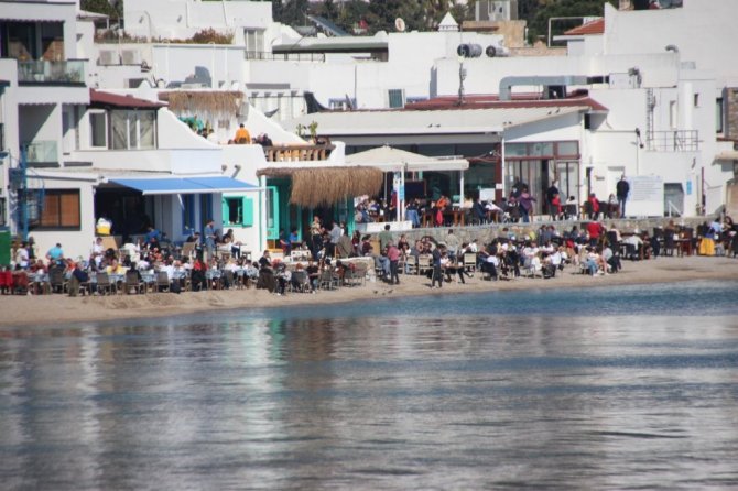 Bodrum’da sahillerde cumartesi yoğunluğu