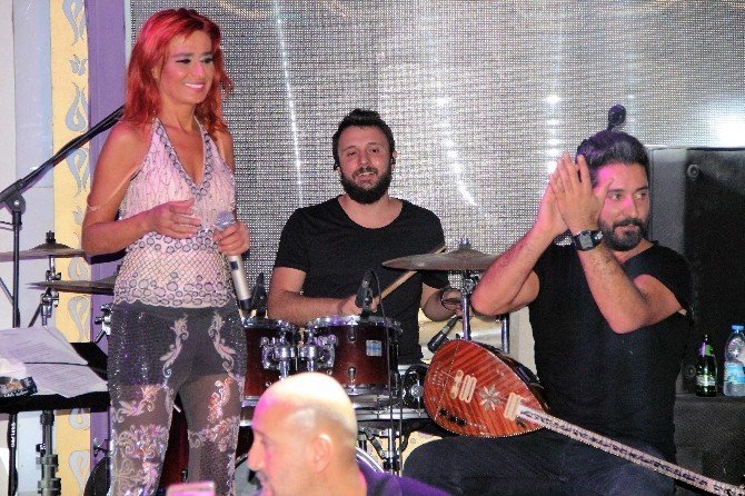 Bodrum’da Yıldız Tilbe İzdihamı