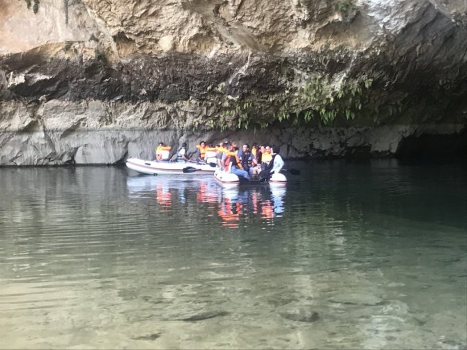 Botlarla girip milyonlarca yıl öncesine gidiyorlar