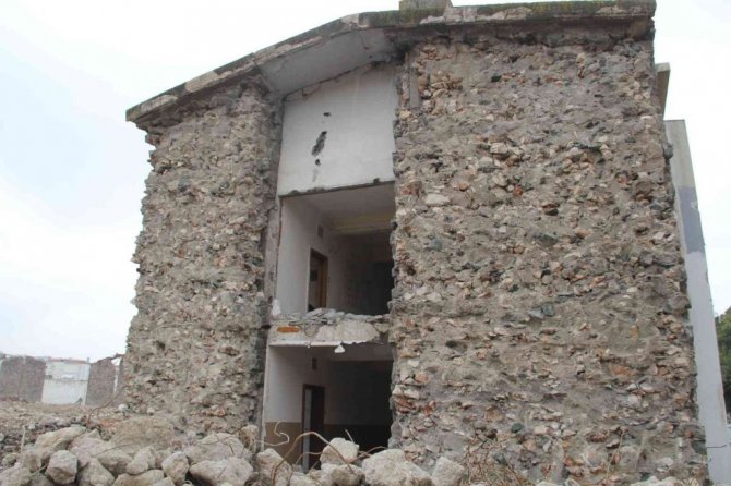 Buca Cezaevi’nin yerine yol, yeşil alan ve kapalı pazaryeri