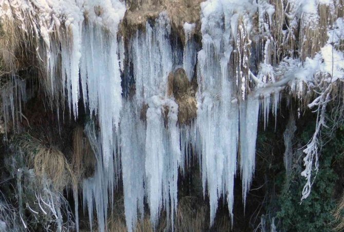 Buz tutan kanyonun görsel şöleni büyüledi