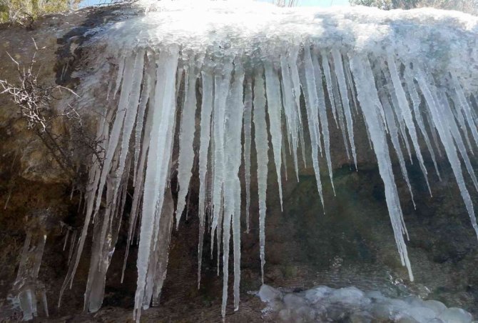 Buz tutan kanyonun görsel şöleni büyüledi