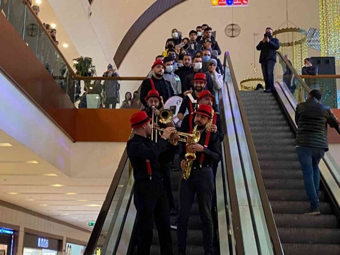 Ceylan Karavil’de yeni yıl coşkusu