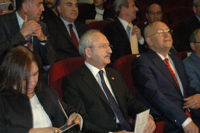 CHP Genel Başkanı Kılıçdaroğlu “Halktan Biri” Oyununu İzledi