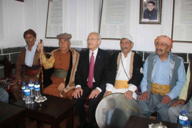 CHP Genel Başkanı Kılıçdaroğlu, Sur esnafını ziyaret etti