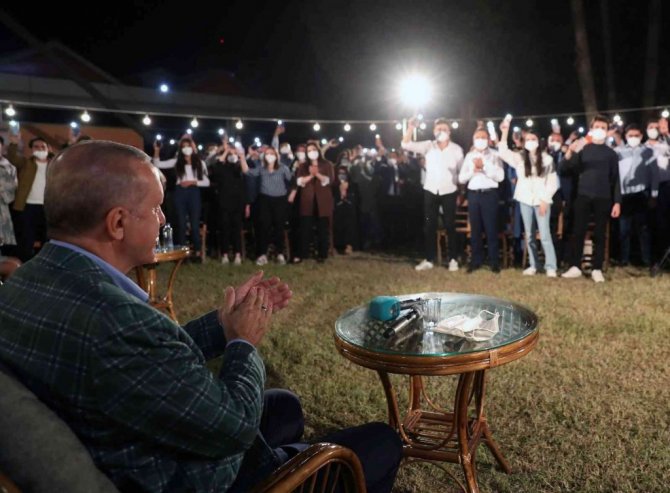 Cumhurbaşkanı Erdoğan, Adana’da gençlerle buluştu