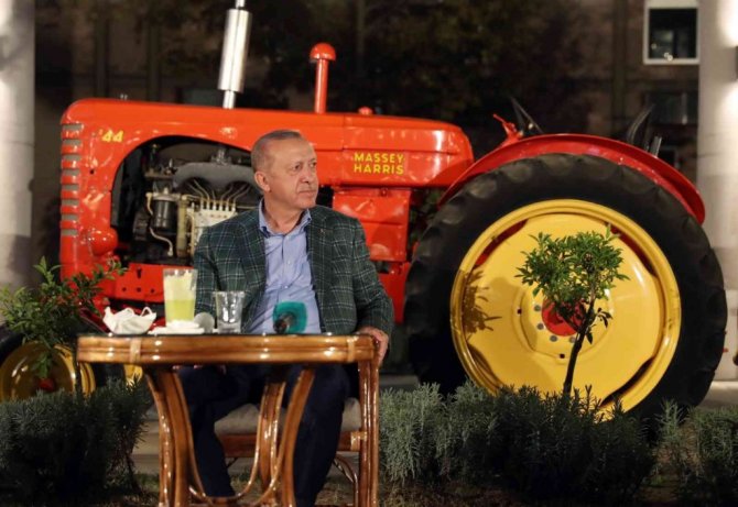 Cumhurbaşkanı Erdoğan, Adana’da gençlerle buluştu