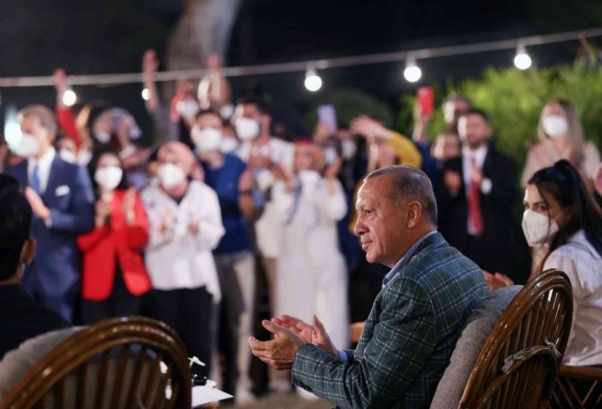 Cumhurbaşkanı Erdoğan, Adana’da gençlerle buluştu