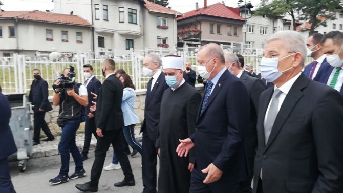 Cumhurbaşkanı Erdoğan, Aliya İzzetbegoviç’in kabrini ziyaret etti