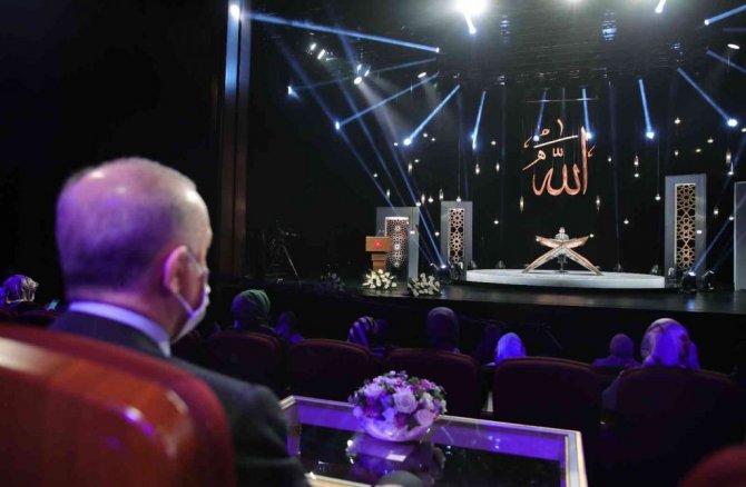 Cumhurbaşkanı Erdoğan: “Ayasofya-i Kebir Camii’ni aslına rücu ettirerek milletimiz üzerinde oynanan kirli oyunu tümüyle bozduk”