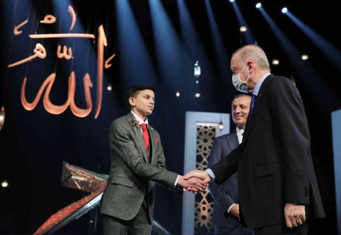 Cumhurbaşkanı Erdoğan: “Ayasofya-i Kebir Camii’ni aslına rücu ettirerek milletimiz üzerinde oynanan kirli oyunu tümüyle bozduk”