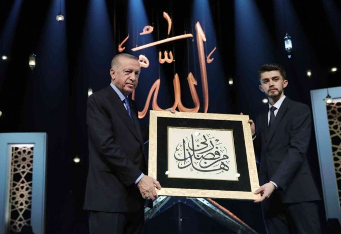 Cumhurbaşkanı Erdoğan: “Ayasofya-i Kebir Camii’ni aslına rücu ettirerek milletimiz üzerinde oynanan kirli oyunu tümüyle bozduk”