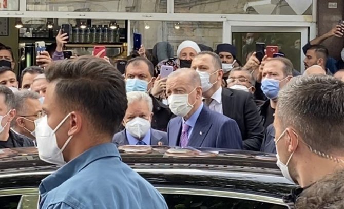 Cumhurbaşkanı Erdoğan, cuma namazını Eyüp Sultan Camii’nde kıldı