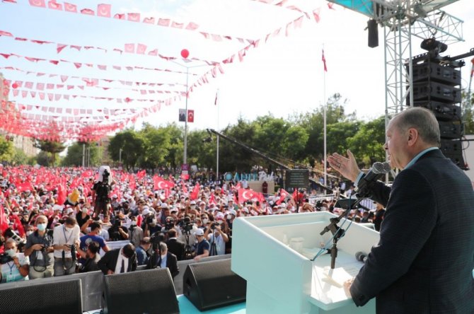 Cumhurbaşkanı Erdoğan, Diyarbakır’da 2.5 milyar liralık yüzlerce eserin açılışını yaptı