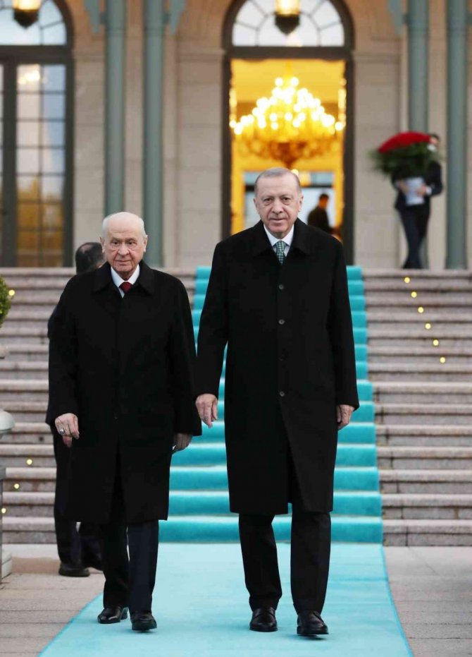 Cumhurbaşkanı Erdoğan ile MHP lideri Bahçeli iftar sofrasında bir araya geldi