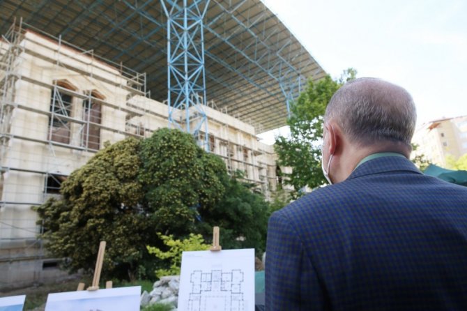 Cumhurbaşkanı Erdoğan, İstanbul’da çeşitli yerlerde incelemelerde bulundu
