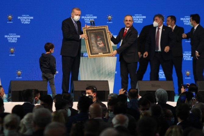 Cumhurbaşkanı Erdoğan İzmir kongresinde konuştu