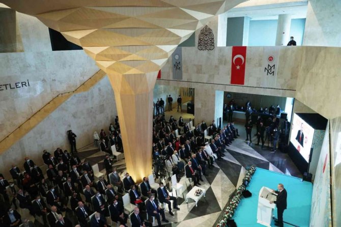 Cumhurbaşkanı Erdoğan: “Milletimizi küresel rüzgarların önünde savurmak isteyenlere inşallah meydanı bırakmayacağız”