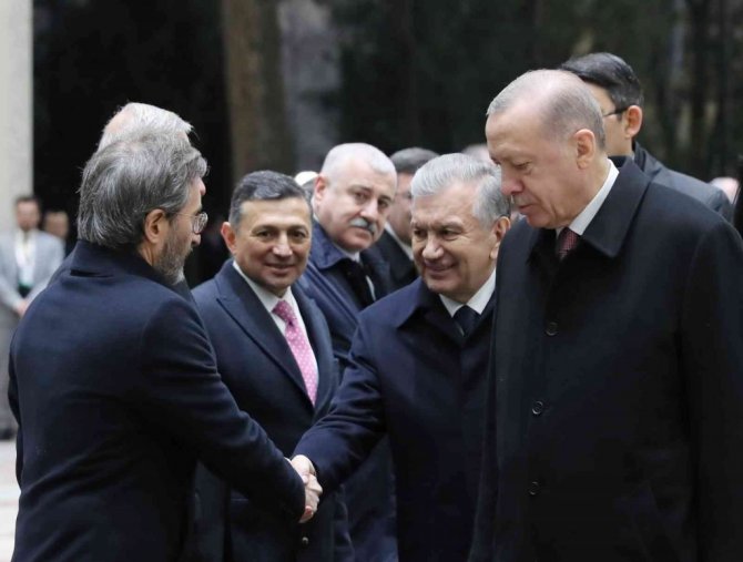 Cumhurbaşkanı Erdoğan, Özbekistan’da resmi törenle karşılandı