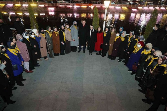 Cumhurbaşkanı Erdoğan, Tokat’ta çiftçilerle bir araya geldi