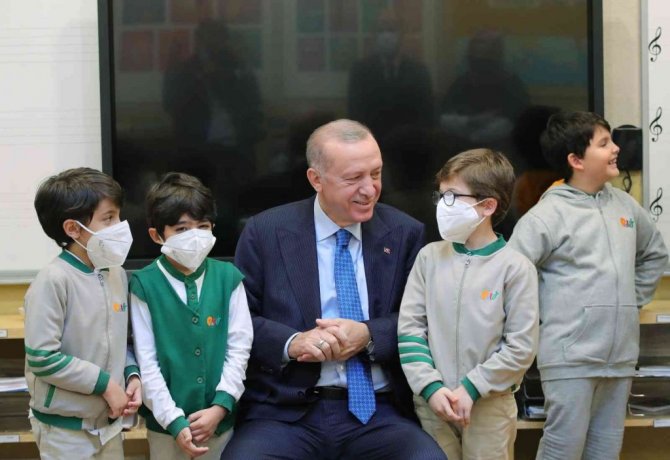 Cumhurbaşkanı Erdoğan, Üsküdar’daki Palet Türk Müziği İlkokulu’nun açılışı yaptı