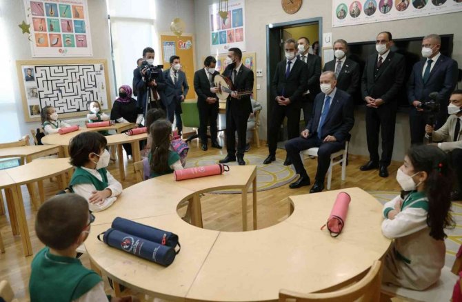 Cumhurbaşkanı Erdoğan, Üsküdar’daki Palet Türk Müziği İlkokulu’nun açılışı yaptı