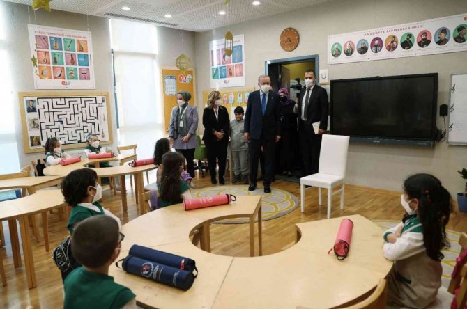 Cumhurbaşkanı Erdoğan, Üsküdar’daki Palet Türk Müziği İlkokulu’nun açılışı yaptı