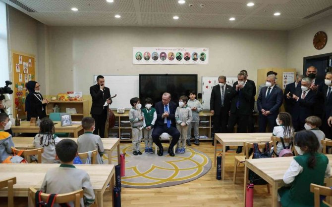 Cumhurbaşkanı Erdoğan, Üsküdar’daki Palet Türk Müziği İlkokulu’nun açılışı yaptı