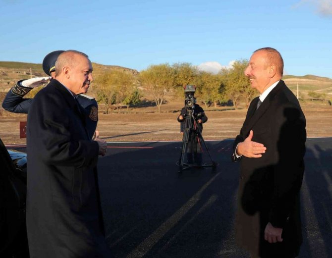 Cumhurbaşkanı Erdoğan, Zengilan’da resmi törenle karşılandı