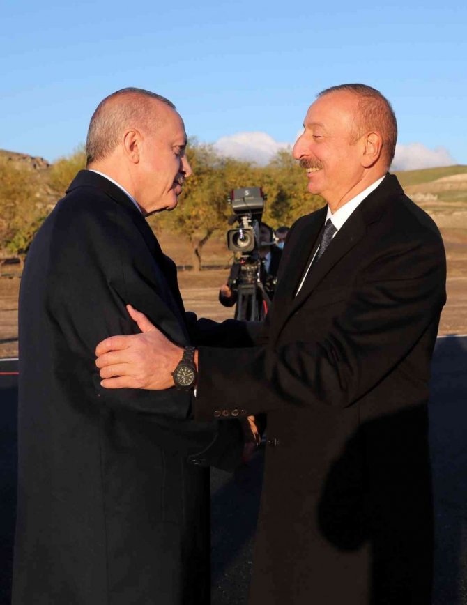 Cumhurbaşkanı Erdoğan, Zengilan’da resmi törenle karşılandı