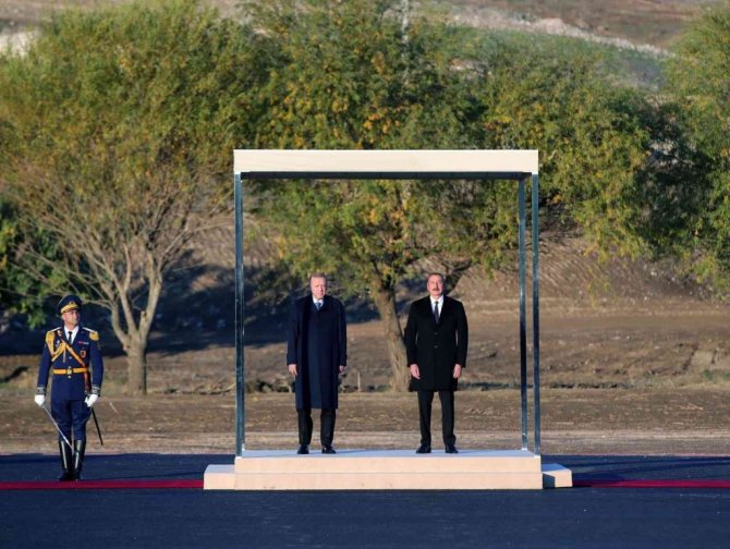 Cumhurbaşkanı Erdoğan, Zengilan’da resmi törenle karşılandı