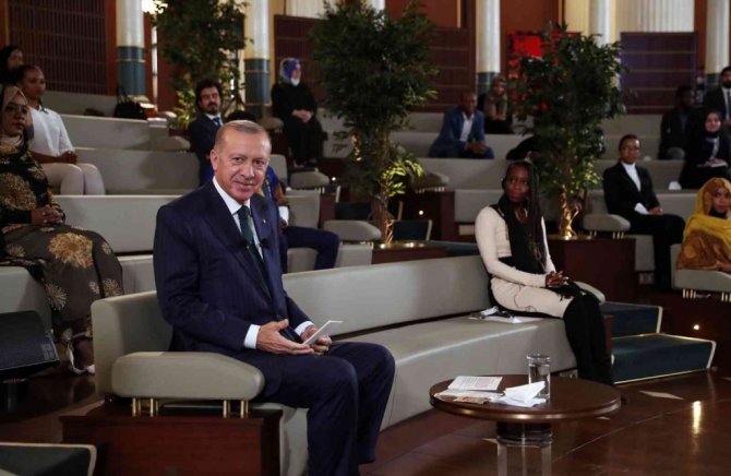 Cumhurbaşkanı Erdoğan’dan Afrikalı gençlere çağrı: \