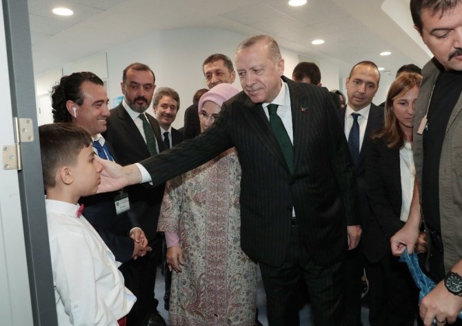 CumhurbaÅkanÄ± ErdoÄan Ã¶zel eÄitim gÃ¶ren Ã§ocuklarla ÅarkÄ± sÃ¶yledi ile ilgili gÃ¶rsel sonucu