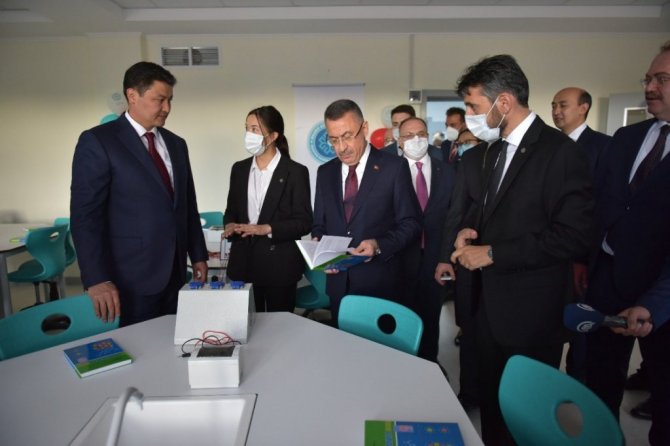 Cumhurbaşkanı Yardımcısı Oktay, Kırgızistan Cumhurbaşkanı Caparov ile görüştü