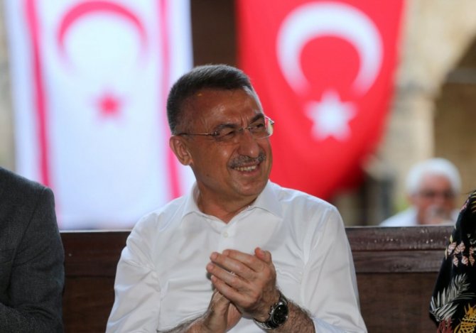 Cumhurbaşkanı Yardımcısı Oktay, KKTC’de gençlerle bir araya geldi