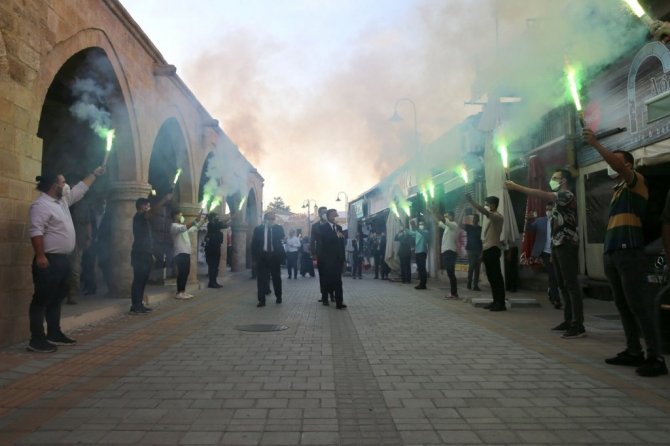 Cumhurbaşkanı Yardımcısı Oktay, KKTC’de gençlerle bir araya geldi