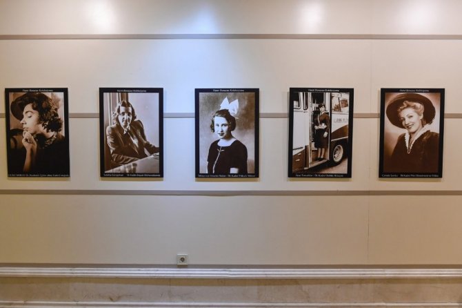 ’Cumhuriyetimizin Öncü Kadınları’ fotoğraf sergisi başkentlilerle buluştu