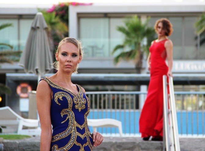 Denize Gelinlikle Girdi