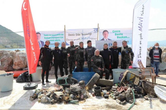 Denizin dibini çöplüğe çevirmişler
